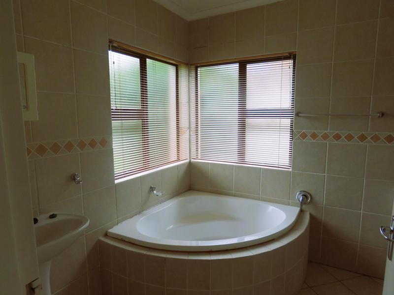 To Let 3 Bedroom Property for Rent in Vredekloof Heights Western Cape